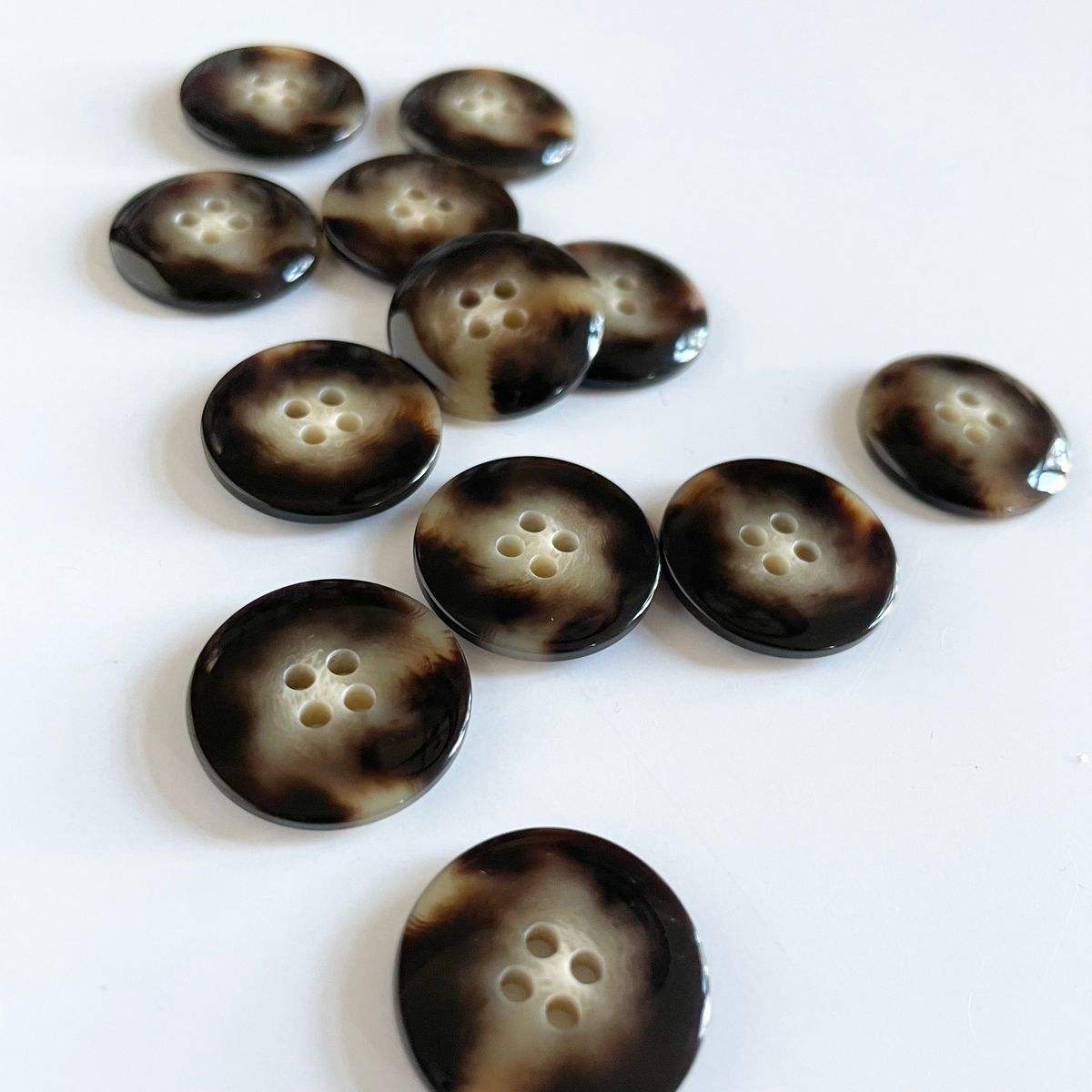 Natural Shades Black, Brown, Cream, or Mixed Horn Pattern