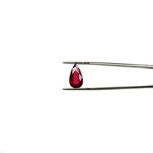 Rubis naturel de Bangkok, pierre précieuse en vrac, 6 carats, formes poire calibrées, taille émeraude, poli et traité thermiquement - Product Image 2