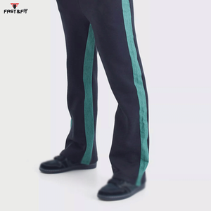 Nuevo diseño Logotipo personalizado Mangas completas Contraste Color Jogging Wear Hombres Nuevo diseño Cómodo Chándal - Product Image 5