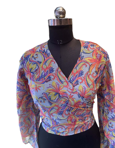 Top corto de Sari de seda indio hecho a mano para mujer, estilo sin mangas Vintage con mangas de campana y corbata frontal, longitud corta, ajuste holgado de verano - Product Image 5