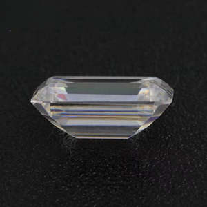 SHREYA DIAM VVS2 Moissanita Cultivada en Laboratorio con Corte Esmeralda, Certificada por IGI, Color E, Piedra de 1.00-10.00 Ct con Juego de Color para Joyería Fina - Product Image 2