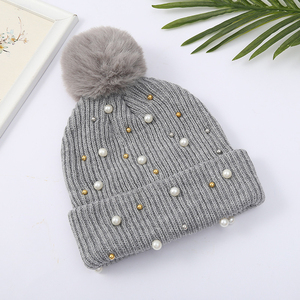 Bonnet doux à pompon pour enfants Long chapeau chaud d'hiver perle logo personnalisé chapeau tricoté à pompon - Product Image 6