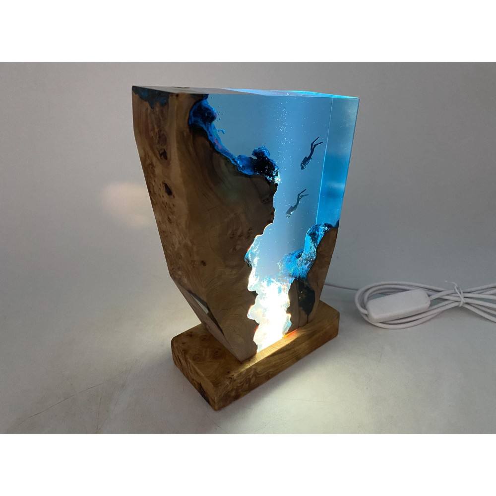 สีน้ำตาล