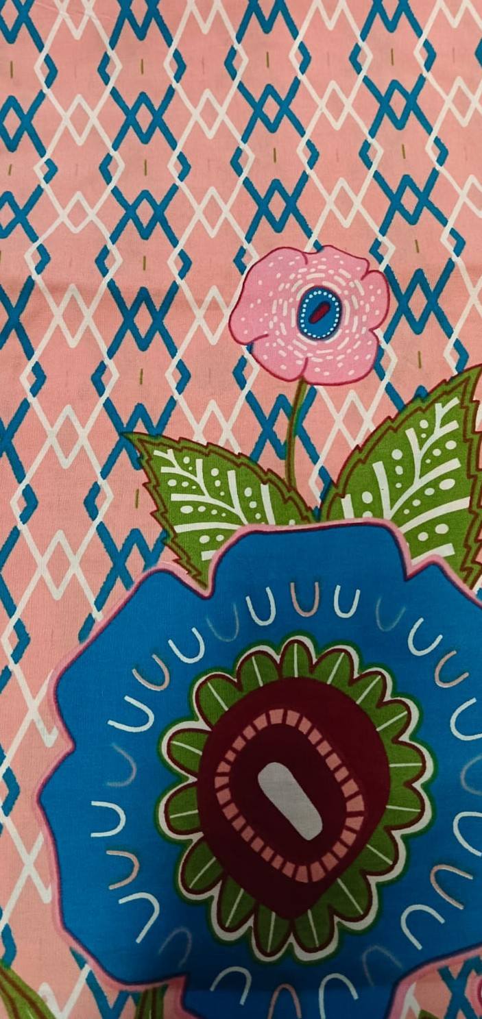 สีแดงม่วง