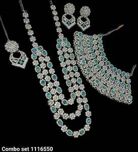 Ensemble de bijoux de mariée de luxe du fabricant indien, collier ethnique traditionnel, boucles d'oreilles et Mangtika pour les femmes Design de mode - Product Image 5