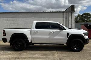 ใช้ LHD/RHD 2019 Ram 1500 Laramie 4X4 - Product Image 2