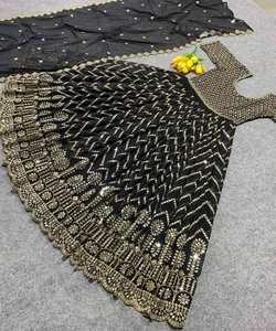 Fantaisie georgette séquence travail lehenga choli avec dupatta vêtements de fête prix de gros vêtement ethnique surat fabrication apparelgarment - Product Image 3