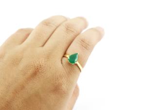 Anillo de Compromiso Apilable Hecho a Mano en Plata de Ley 925 con Cuarzo Esmeralda en Forma de Pera, Piedra de Nacimiento de Mayo - Product Image 5