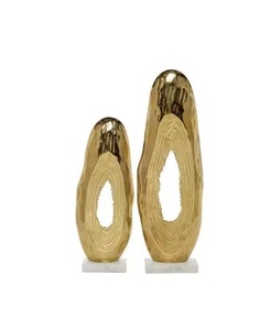 Juego de 2 Esculturas Hechas a Mano de Aluminio Chapado en Oro de Alta Calidad, Diseño Moderno y Elegante, con Logotipo Personalizado Disponible, para Sala de Estar - Product Image 1