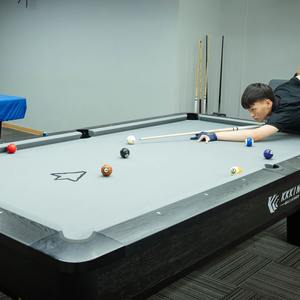 Mesa de billar multifuncional 4 en 1 para snooker, billar americano y pool, para el hogar, entretenimiento y ocio, con bolsillos de cuero y accesorios. - Product Image 6