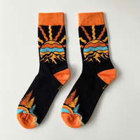 Vente en gros de chaussettes d'équipage personnalisées à motifs de coucher de soleil colorés chaussettes tricotées en coton confortables à la mode pour hommes femmes streetwear unisexe