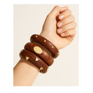 Collection de bracelets ethniques classiques en bois, bijoux artisanaux en bois naturel, accessoires de mode pour femmes - Product Image 1