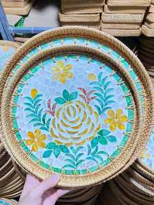 Plateau en rotin incrusté de nacre, rotin naturel, coquille de rotin pour usage décoratif, Vietnam par 99 Gold Data - Mme Violet - Product Image 2