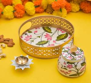Sanvatsar Elégant Plateau Pichwai en Métal Poli avec Pot Diya Personnalisable Motif de Noël Pliable Jetable pour la Restauration - Product Image 2