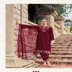 Exportateur indien Qualité Belle Robe Attrayant Viscose Soie Kurti Pantalon & Dupatta Avec Pur Travail À La Main Fabrication De L'Inde - Product Image 1