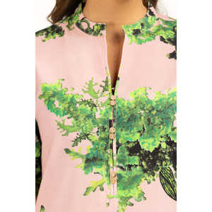 ชุดเซ็ตผ้าแคมบริคพิมพ์ลายสีชมพูสำหรับผู้หญิง สไตล์ลำลอง เสื้อแขนสามส่วนพร้อมกางเกงขาสั้น 2 ชิ้น ดีไซน์ไม่มีปก เหมาะสำหรับฤดูใบไม้ผลิ/ฤดูร้อน - Product Image 2