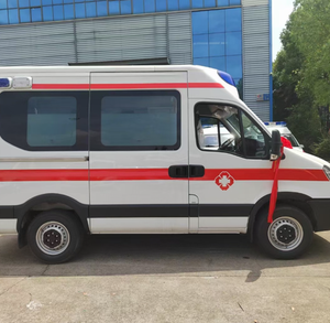 Nouvelles ambulances de transport médical d'urgence haut de gamme entièrement équipées, châssis F-ord, transmission automatique 4x4 - Product Image 2