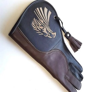 Gant de fauconnerie en cuir de haute qualité avec logo personnalisé pour les faucons Gants d'entraînement en cuir pur pour la chasse aux aigles et aux oiseaux - Product Image 4