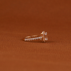 Anillo de compromiso de diamante cultivado en laboratorio de corte esmeralda de lujo de plata esterlina con ajuste de Halo de moda regalo certificado IGI para mujeres - Product Image 5