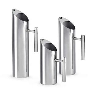 Jarra clásica de acero inoxidable para bebidas Metal duradero para hoteles y catering que sirve jugo y agua - Product Image 6