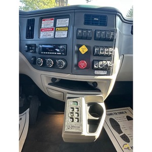 รถบรรทุก NATIONAL NBT60 PETERBILT 567 *สภาพเหมือนใหม่* ใช้งานเครนเพียง 293 ชั่วโมง พร้อมอุปกรณ์ตกแต่งภายในสำหรับขาย - Product Image 6