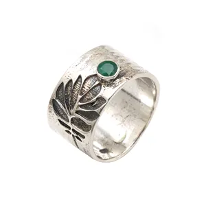 Wholesale Fully Customization Designer Stunning Maple Leaf 925 Sterling Silver Ring Emerald Gemstone Ring oem odm