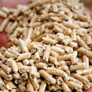 Granulés de bois naturels de qualité supérieure, combustible biomasse pour le chauffage, le barbecue, la cuisson au fumoir et source d'énergie renouvelable écologique. - Product Image 3