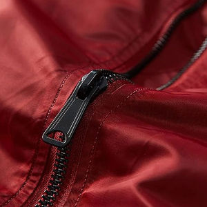 Nuevo diseño elegante Chaquetas de bombardero para mujeres Logotipo personalizado Impresión de manga larga Chaquetas de bombardero cortavientos Logotipo personalizado - Product Image 2