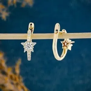 Pendientes de aro Huggie de diamantes de moissanita de corte redondo de 2 quilates de plata 925 - Product Image 6