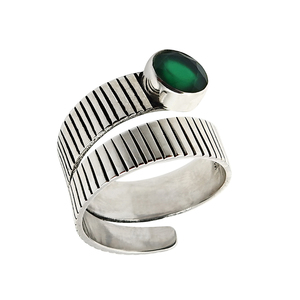 แหวนพลอยโอนิกซ์สีเขียวธรรมชาติดีไซน์แบบแฮนด์เมดสีเขียวดีไซน์หรูหราแหวนประทับ925เครื่องประดับชั้นดีทำจากเงินสเตอร์ลิง - Product Image 1