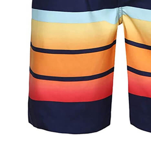 Shorts de Baño con Rayas Multicolores en Degradado, Tela de Secado Rápido y Cintura Ajustable, Perfectos para la Playa, la Piscina y la Diversión de Verano - Product Image 4
