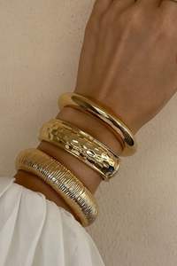 กำไลทองเหลืองสวยที่สุด เครื่องประดับแฟชั่นสำหรับผู้หญิง เป็นมิตรกับสิ่งแวดล้อมและทนทาน ทำด้วยมือ พร้อมปรับขนาดความกว้างของสายได้ - Product Image 2