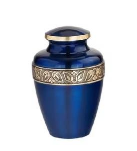 Urnas de cremación de metal con soluciones conmemorativas de grabado personalizadas para cenizas con seres queridos disponibles a precio económico - Product Image 6