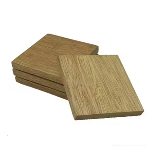 Posavasos de madera con diseño único de nogal estilo clásico de Crescent Crafts - Product Image 1