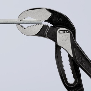 คีมปั๊มน้ำอัลลิเกเตอร์ XL 400 มม. แบบขัดเงา พร้อมปากคีบขนาด 95 มม. เครื่องมือทำสวนเคลือบพลาสติก ยี่ห้อ KNIPEX - Product Image 6