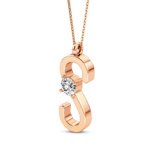 Colgante de Alfabeto Personalizado Moderno con Diamante Cultivado en Laboratorio VVS VS EF, Plata de Ley 925 con Acabado en Oro, Joyería Delicada con Iniciales - Product Image 1