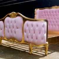 Lit à oreilles Louis XVI Meuble de chambre à coucher capitonné Versailles Or