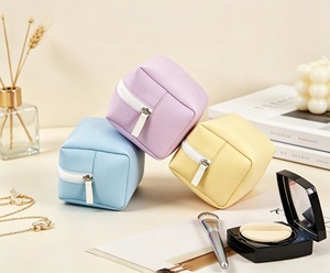 กระเป๋าเครื่องสำอางนีโอพรีน OEM ODM รับทำโลโก้ กระเป๋าใส่เครื่องสำอางกันน้ำ สำหรับเดินทาง - Product Image 3