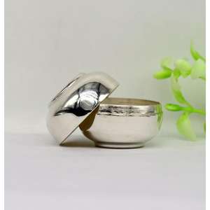 Nouvelle petite boîte de récipient en métal de conception de qualité supérieure d'artisanat indien avec l'utilisation finie enduite brillante de couleur argentée de boîte dans la cuisine à la maison - Product Image 1