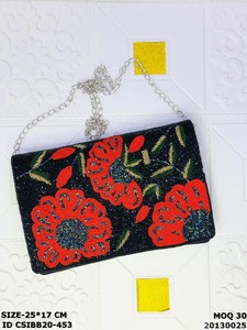 Bolso Bandolera de Lona con Bordado Banjara Boho y Flores, Diseño Exclusivo Hecho a Mano, Cierre de Solapa, Correa de Cadena |   Multifuncional - Product Image 2