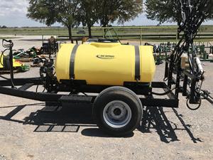 Pulvérisateur agricole auto-propulsé à trois roues à haute productivité avec moteur et pompe pour la pulvérisation des vignes dans les vergers - Product Image 2