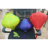 Vente en gros de lanternes en soie lanterne suspendue en soie de bambou de haute qualité pour festival traditionnel du Vietnam