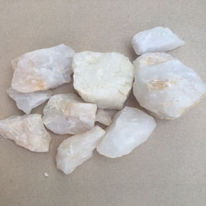 Quartz de silice de qualité supérieure SIO2 directement des mines du Pakistan pour la production de verre et l'utilisation réfractaire-Modèle de poudre en morceaux disponible - Product Image 2