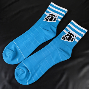 Venta al por mayor de calcetines de poliéster en blanco para la impresión por sublimación calcetines de calle calcetines de baloncesto de entrenamiento deportivo profesional personalizado - Product Image 3