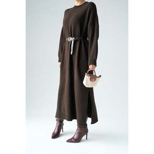 Robe longue en tricot marron foncé - Product Image 1