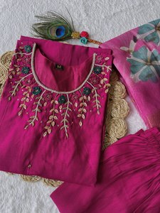 Robe de créateur en soie longue pakistanaise Salwar Kameez Dupatta Robe de travail manuel à la mode pour les fêtes de mariage Dernières créations - Product Image 5