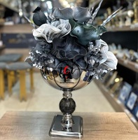Vase à fleurs de table décoratif de vente chaude pour la décoration de maison et de mariage en métal de fer et d'aluminium avec finition dorée