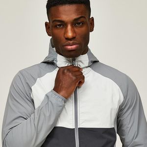 Chaqueta cortavientos con cremallera de ajuste regular con bloque de color tejido de poliéster con logotipo reflectante personalizado para hombre - Product Image 4