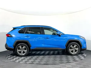 Toyota RAV4 Turbo Automática 2020 con Asientos de Cuero, Neumáticos R18, Portaequipajes de Aluminio, Volante a la Izquierda y Techo Panorámico - Product Image 6