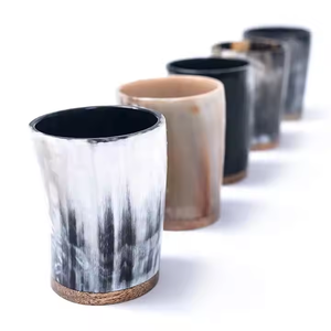 Ensemble de 5 tasses en verre à liqueur en corne véritable Fait à la main Coupe en corne naturelle Couleur unique et design par l'artisanat du croissant - Product Image 3